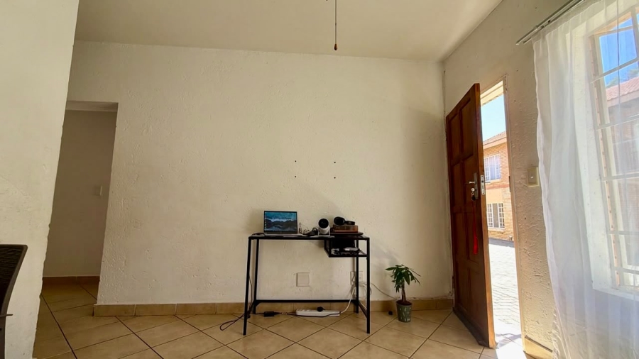 2 Bedroom Property for Sale in Waterval East North West